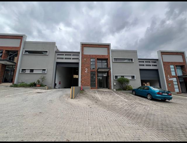 363M² WAREHOUSE TO LET IN OLIVEDALE